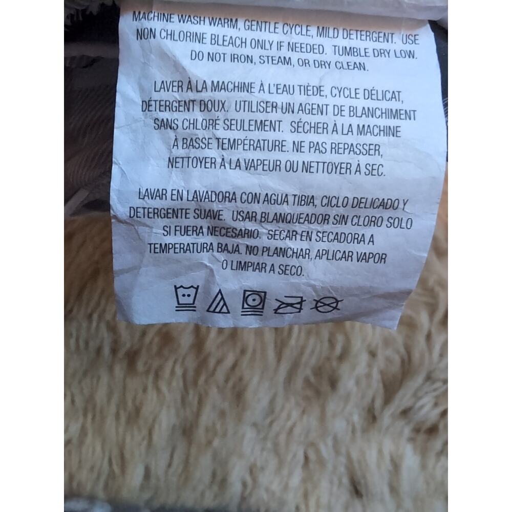 NEW Eddie Bauer Packable Throw 60 X 70 inches Gray Blue White Checked Pattern - Picture 9 of 9
